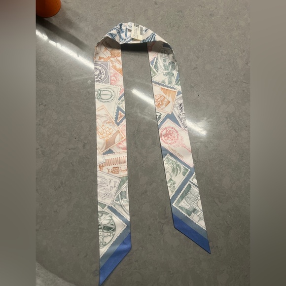 Hermes Le Philateliste du Faubourg Twilly light blue Birkin print - Picture 8 of 10